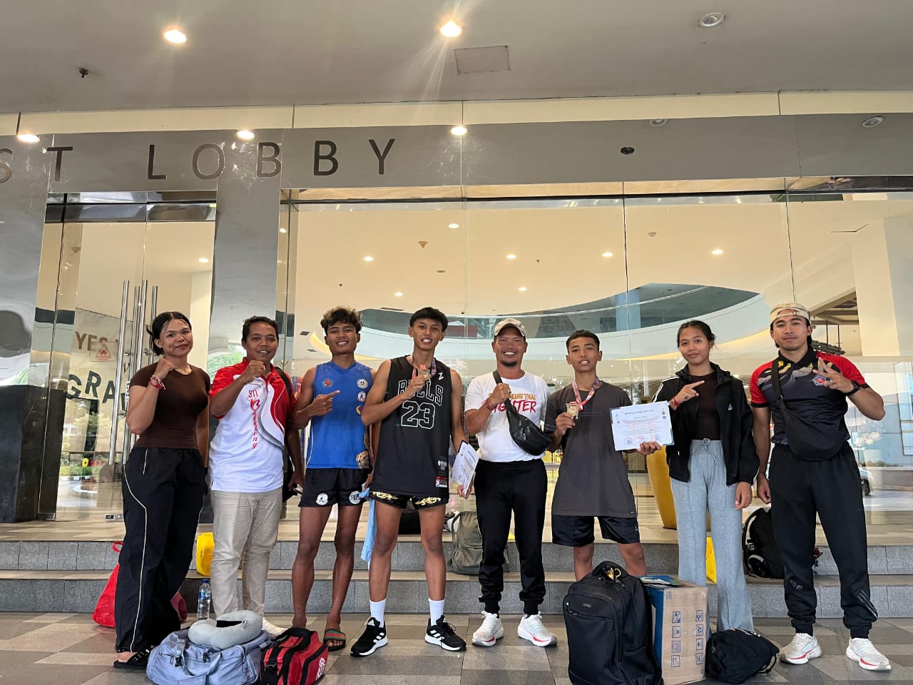 Turunkan 5 Atlet, M.I Muaythai Buleleng Borong 3 Emas di SLC Super Fight Surabaya