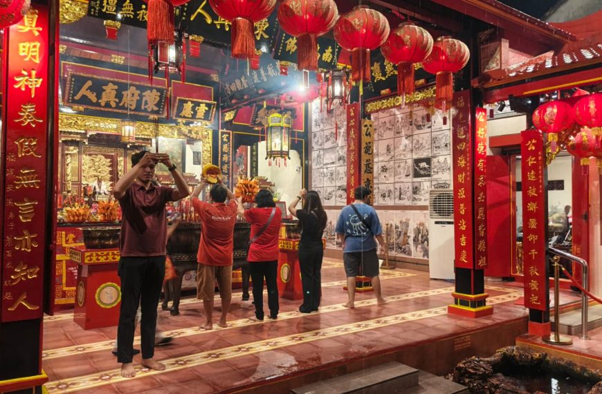 TITD Ling Gwan Kiong Singaraja Gaungkan Kebhinekaan Lewat Imlek 2577