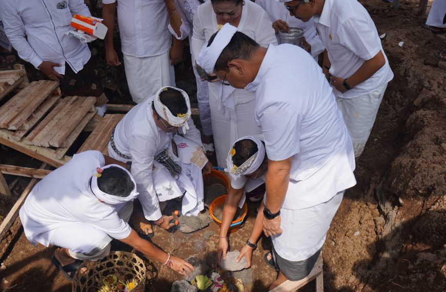 Awali Revitalisasi, Bupati Sutjidra Pimpin Groundbreaking Titik Nol