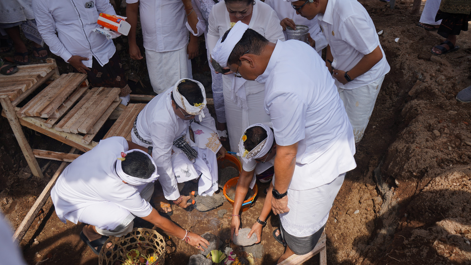 Awali Revitalisasi, Bupati Sutjidra Pimpin Groundbreaking Titik Nol