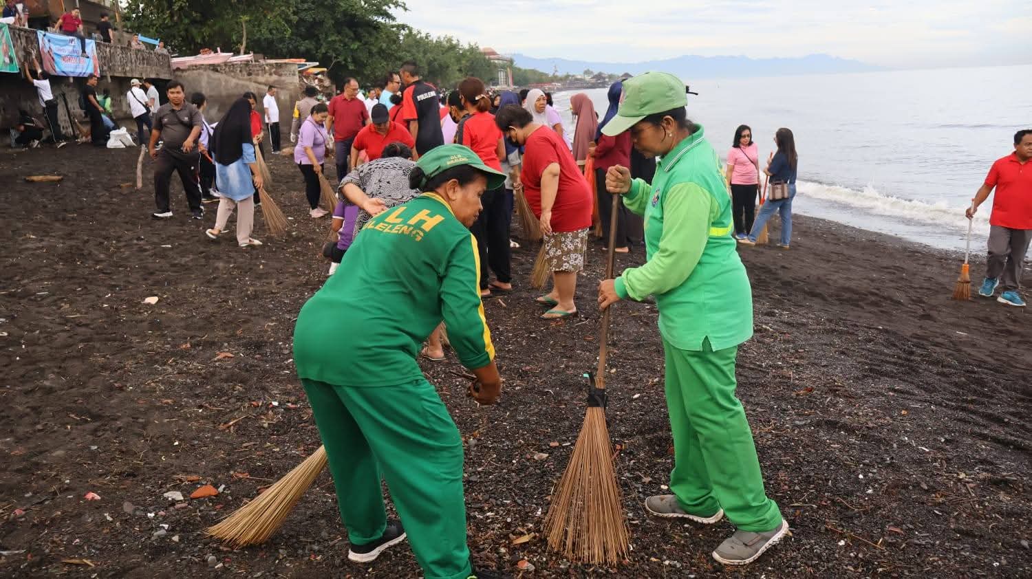Ribuan Warga Turun ke Pesisir, Buleleng Tegaskan Komitmen Bersih Laut Lewat Aksi Serentak