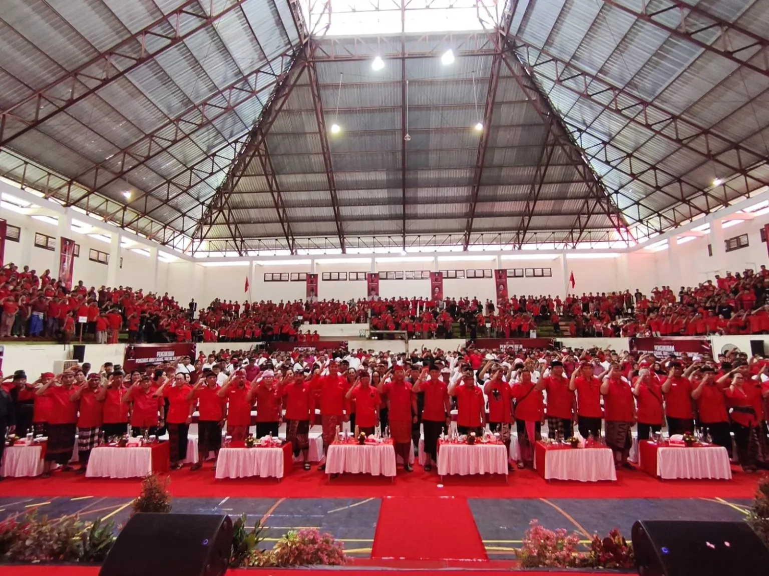 Wayan Koster Kukuhkan 4.571 Pengurus PDI Perjuangan Buleleng hingga Tingkat Banjar