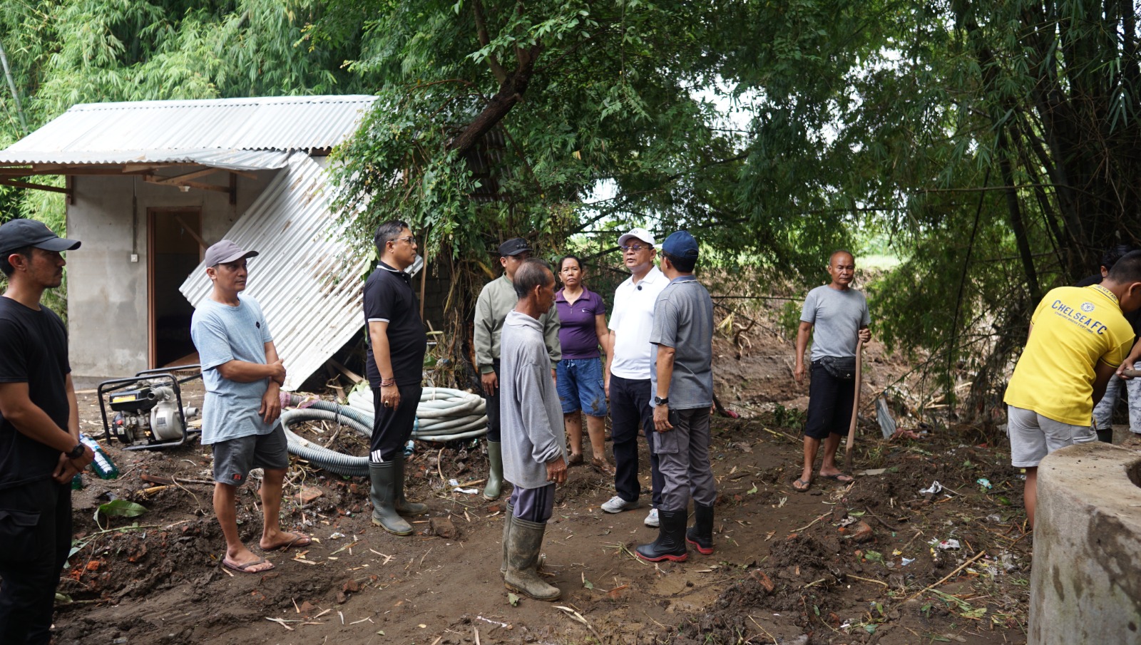 Bupati Sutjidra Pastikan Suplai Air Bersih untuk Warga Terdampak Banjir di Banjar
