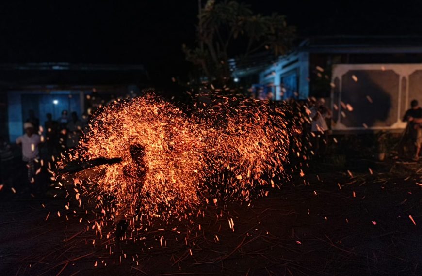 Perang Api Padang Bulia, Tradisi Sakral Pengendalian Diri Sambut Nyepi Caka 1948