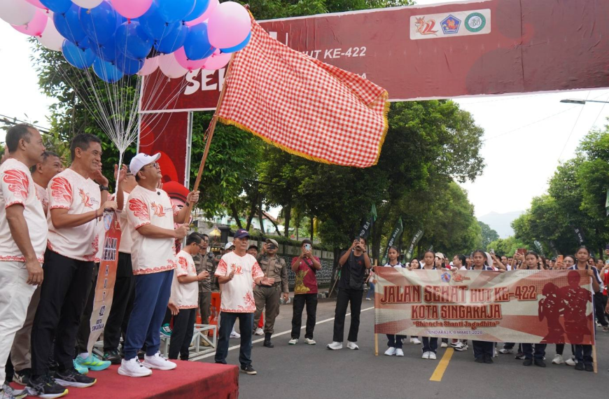 Ratusan Warga Meriahkan Jalan Sehat Pembuka HUT ke-422 Kota Singaraja