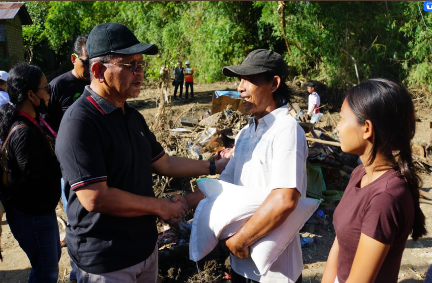 Sutjidra–Supriatna Gerakkan Ratusan Masyarakat untuk Gotong Royong Bersihkan Material Banjir