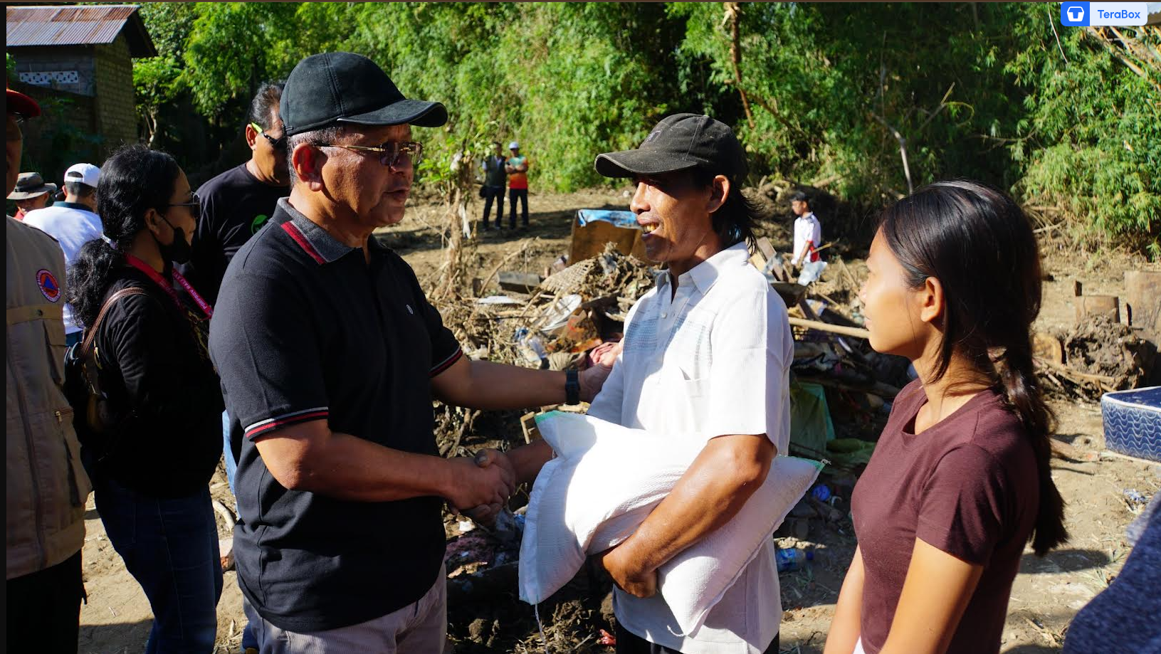 Sutjidra–Supriatna Gerakkan Ratusan Masyarakat untuk Gotong Royong Bersihkan Material Banjir