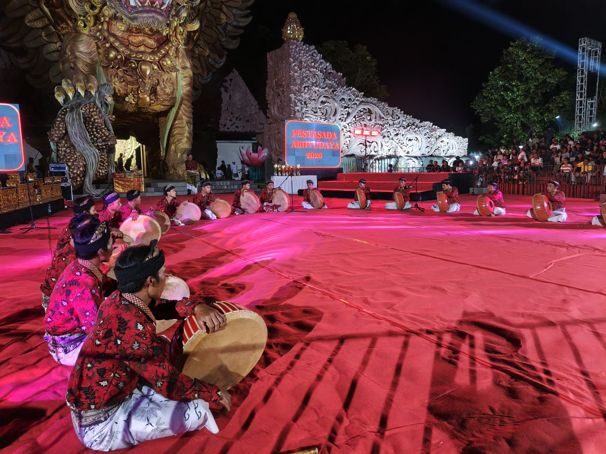 Harmoni Tarian Winayaka dan Tarian Burdah Warnai Penutupan Festasada 2026 di RTH Bung Karno