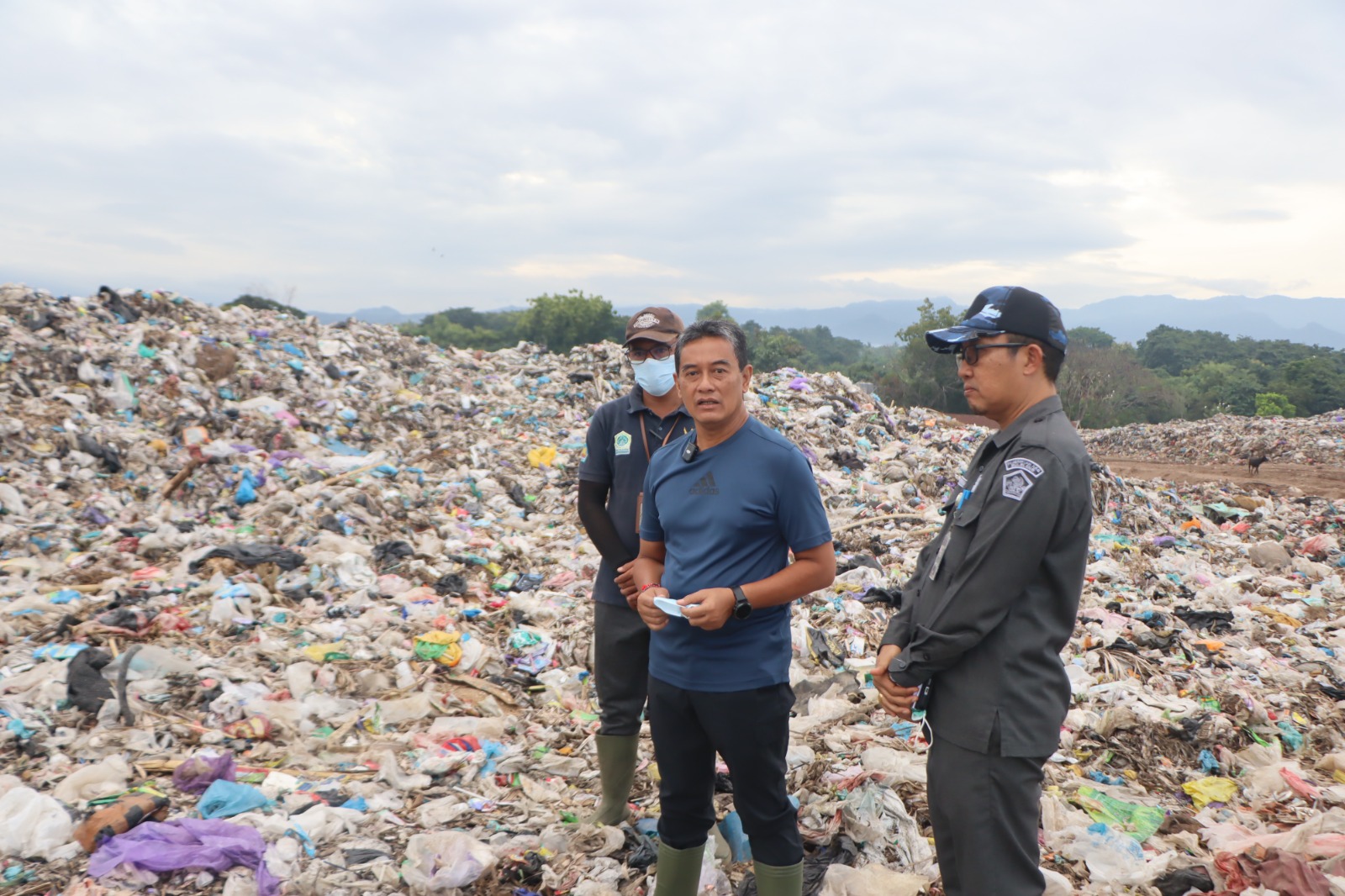 TPA Bengkala Kian Penuh, Wabup Buleleng Dorong Warga Terapkan Pemilahan Sampah
