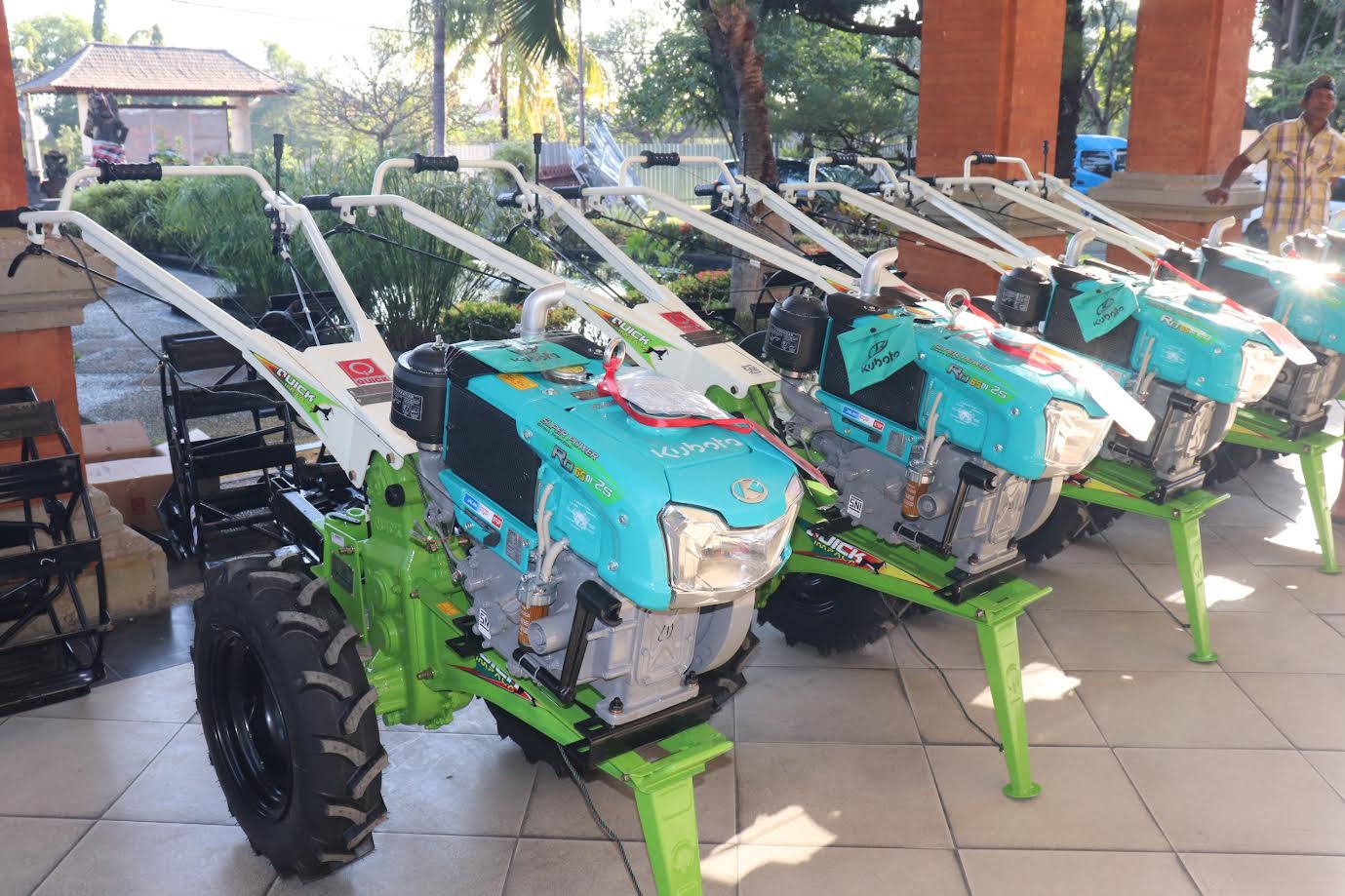 Perkuat Ketahanan Pangan, Pemkab Buleleng Salurkan Traktor dan Bantuan Irigasi Rp1 Miliar
