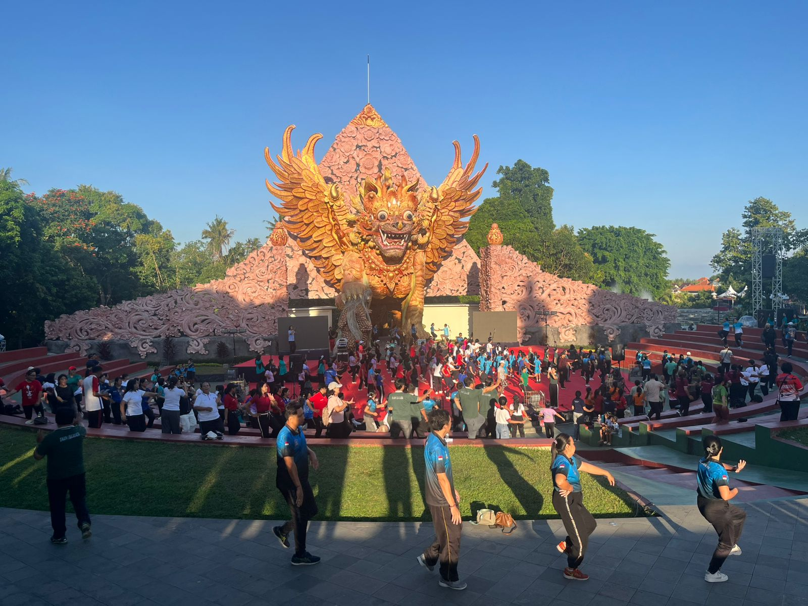 Pesona Tradisi Goak Panji Warnai Panggung Festasada Buleleng