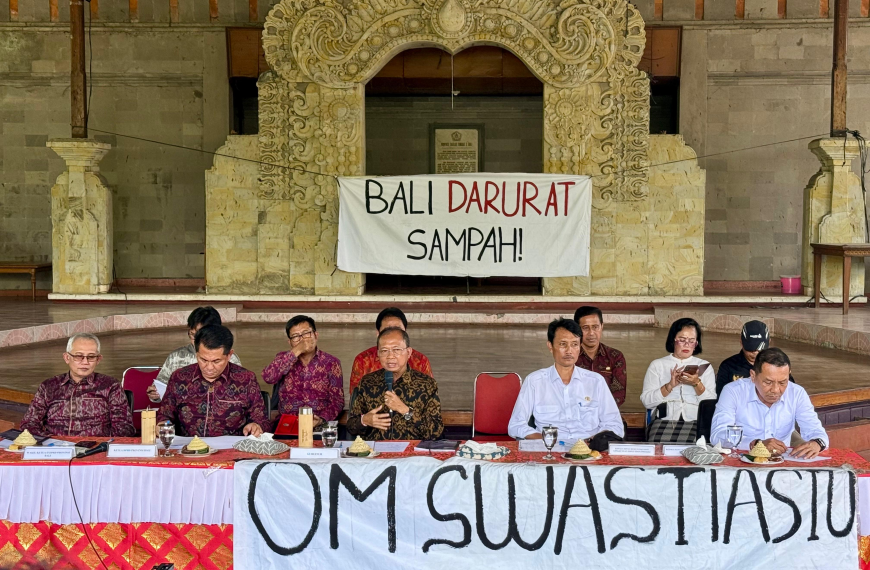 Dialog dengan BEM Unud, Gubernur Wayan Koster Tegaskan Komitmen Bersama Tuntaskan Krisis Sampah Bali