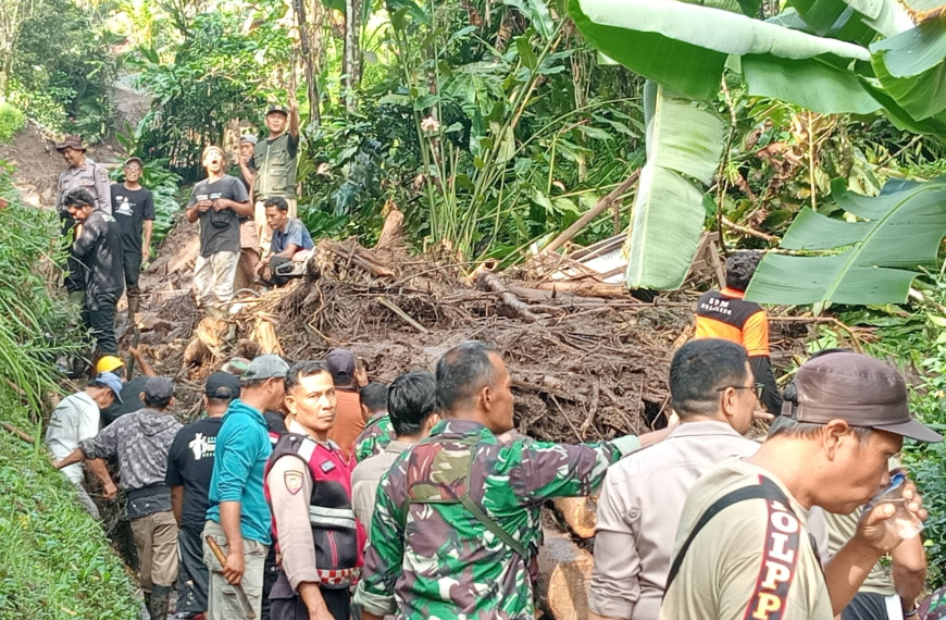 Longsor Terjang Akses Warga di Gitgit, 27 KK Terdampak dan Jalan Masih Tertutup