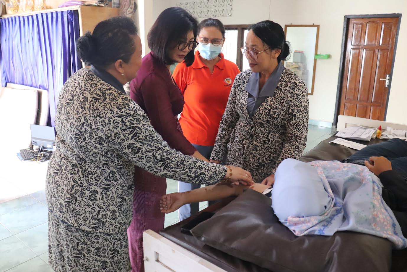 IBI Buleleng Gelar KB Gratis, GOW Sebut Bidan Garda Terdepan Kesehatan Ibu dan Anak