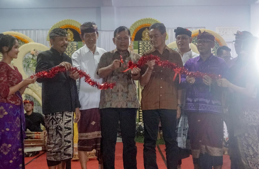 Gedung Layanan Publik Desa Rangdu Diresmikan, Bupati Tekankan Peningkatan Mutu Pelayanan