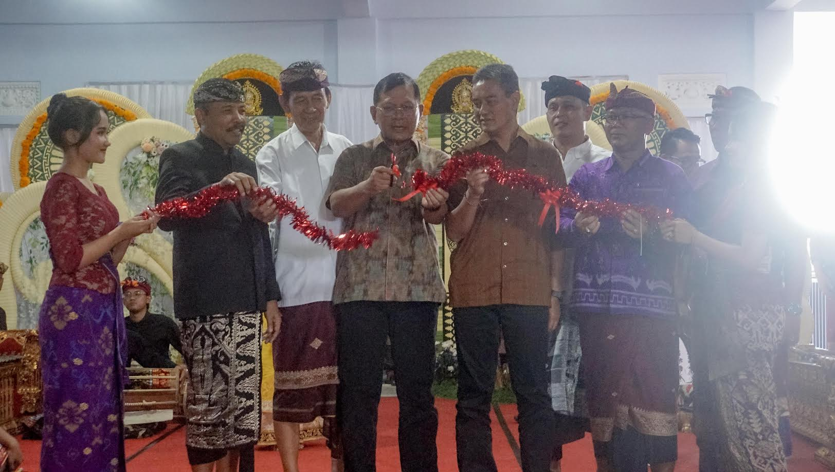 Gedung Layanan Publik Desa Rangdu Diresmikan, Bupati Tekankan Peningkatan Mutu Pelayanan