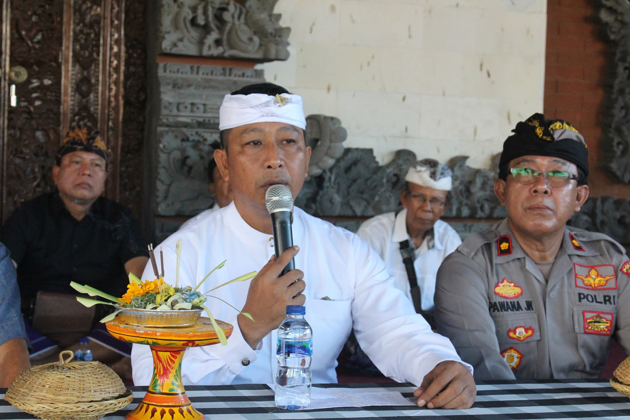 Prajuru Desa Adat Banyuasri Layangkan Somasi ke MDA Bali, Tuntut Pengukuhan Segera Diterbitkan