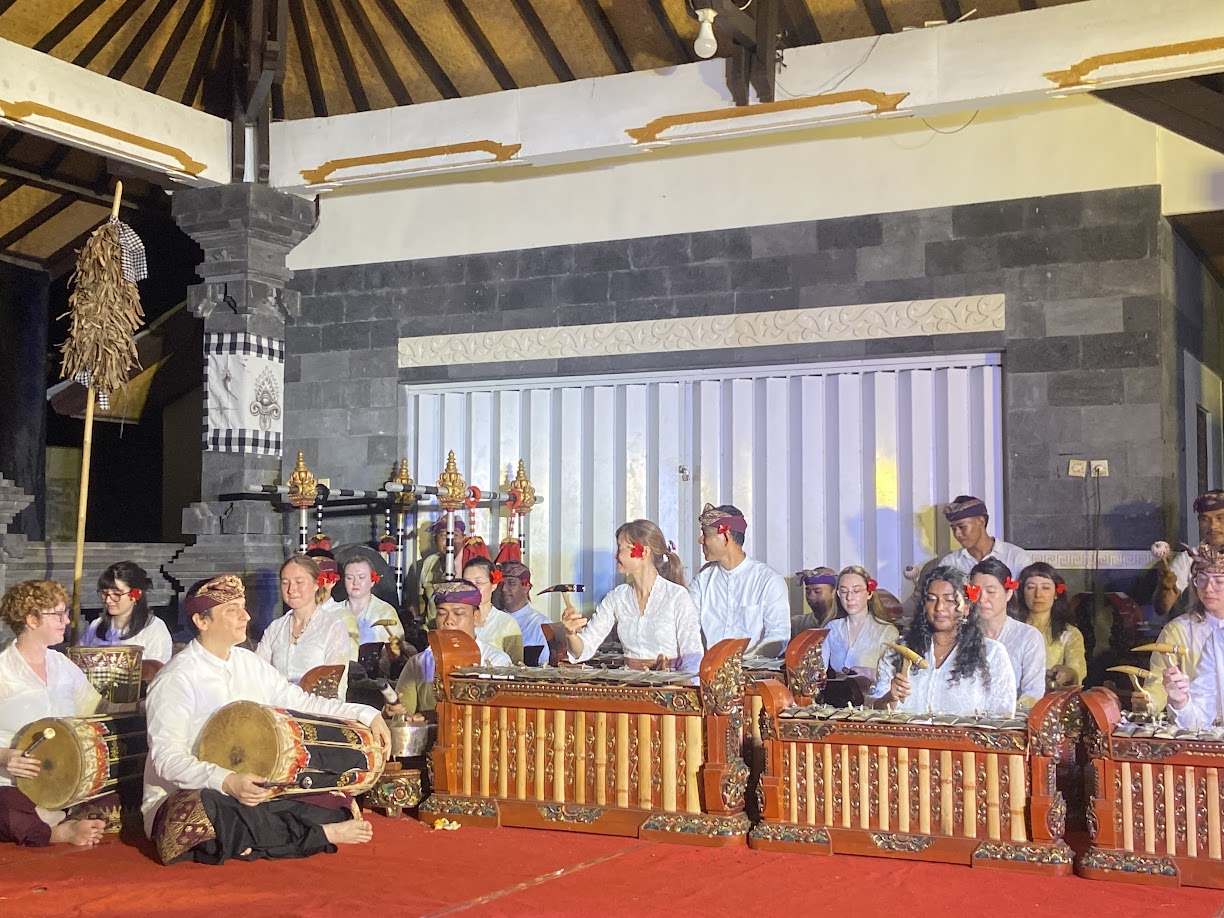 Harmoni Lintas Budaya, Mahasiswa University of Waterloo dan Sekaa Gong Eka Wakya Tampilkan Empat Karya