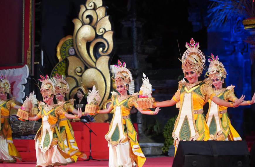 Gong Kebyar Wanita Sanggar Mada Janu Mukti Tampil Memukau, Bawa Pesan Pelestarian Budaya di PKB XLVIII 2026