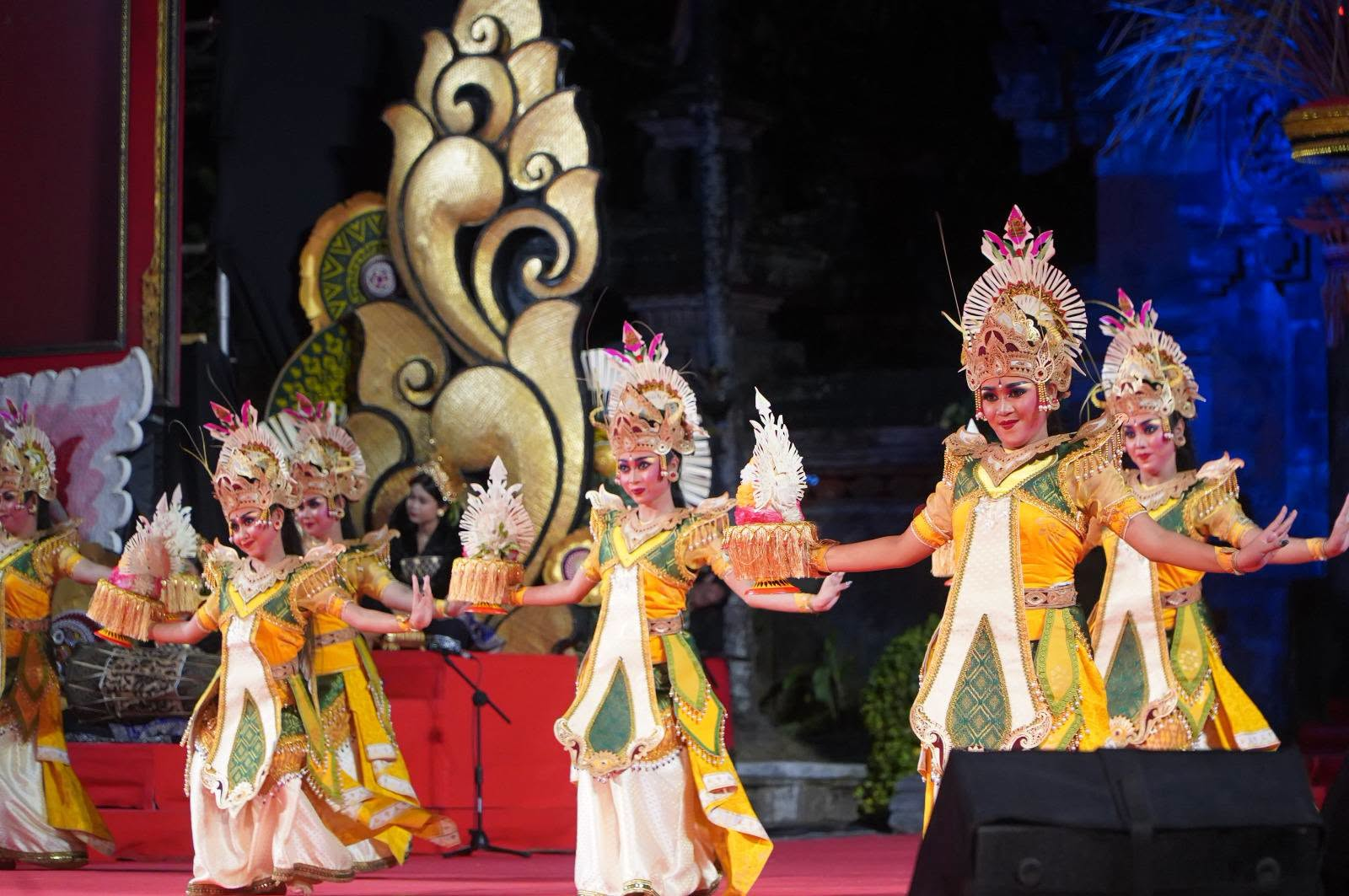 Gong Kebyar Wanita Sanggar Mada Janu Mukti Tampil Memukau, Bawa Pesan Pelestarian Budaya di PKB XLVIII 2026