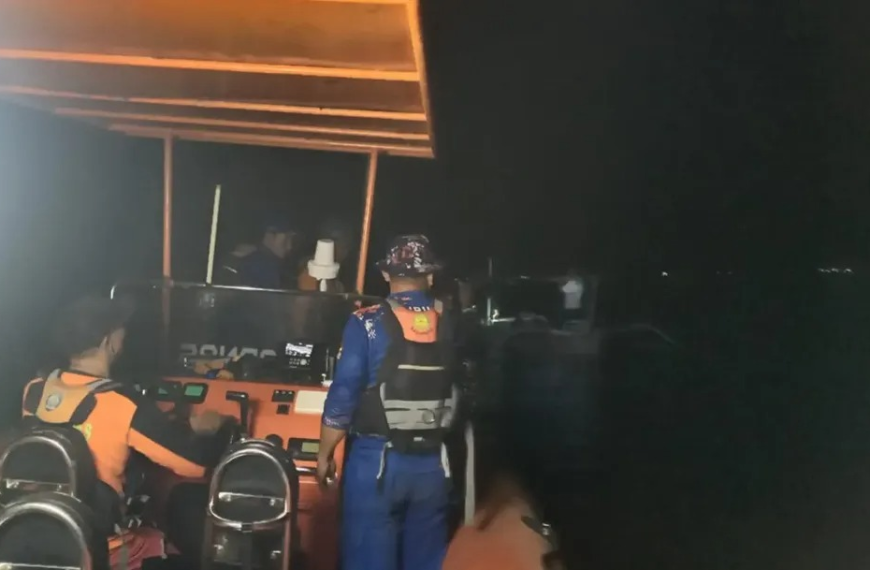 Enam Pemancing Selamat Setelah Perahu Terbalik di Perairan Sanggalangit