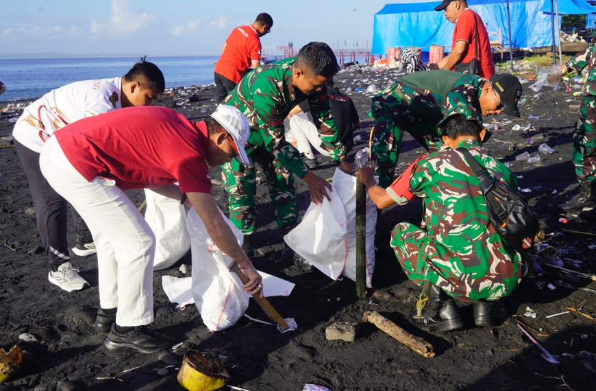Bulan Bung Karno VIII 2026, Pemkab Klungkung Gelar Gerakan Bersih Pantai di Sagara Kusamba