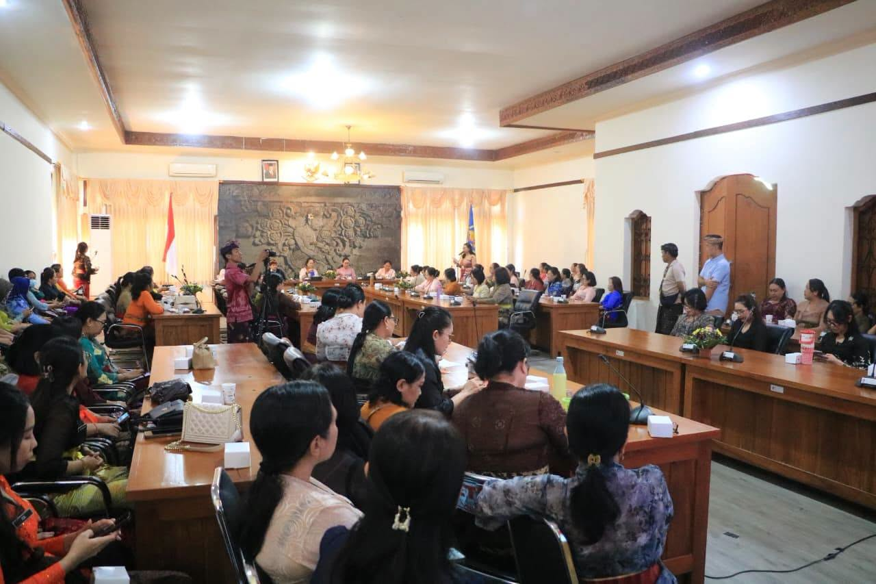 DWP Buleleng Tingkatkan Literasi Keuangan Digital, Ny. Wardhani Sutjidra Dorong Perempuan Jadi Agen Edukasi Anti Penipuan