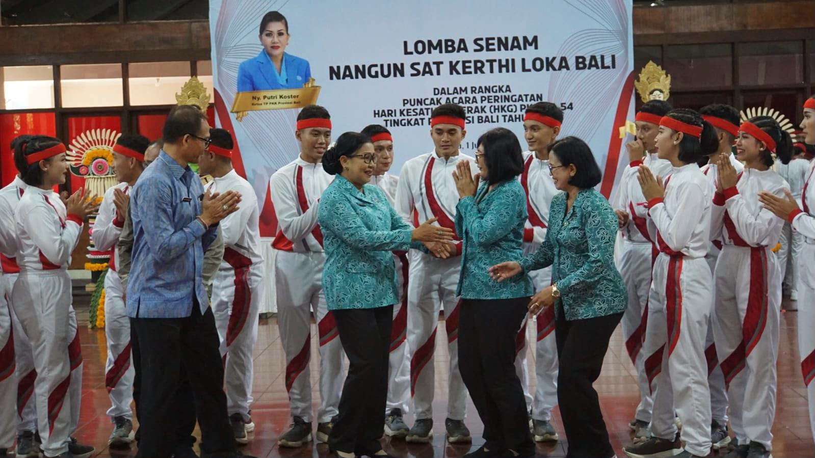 TP PKK Buleleng Beri Semangat Kontingen pada Lomba HKG PKK Provinsi Bali