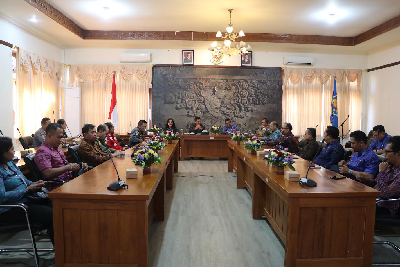 Bupati Buleleng Siapkan Surprise untuk Apresiasi Antusiasme Ribuan Peserta Lomba Perahu Layar Mini Lovina Festival