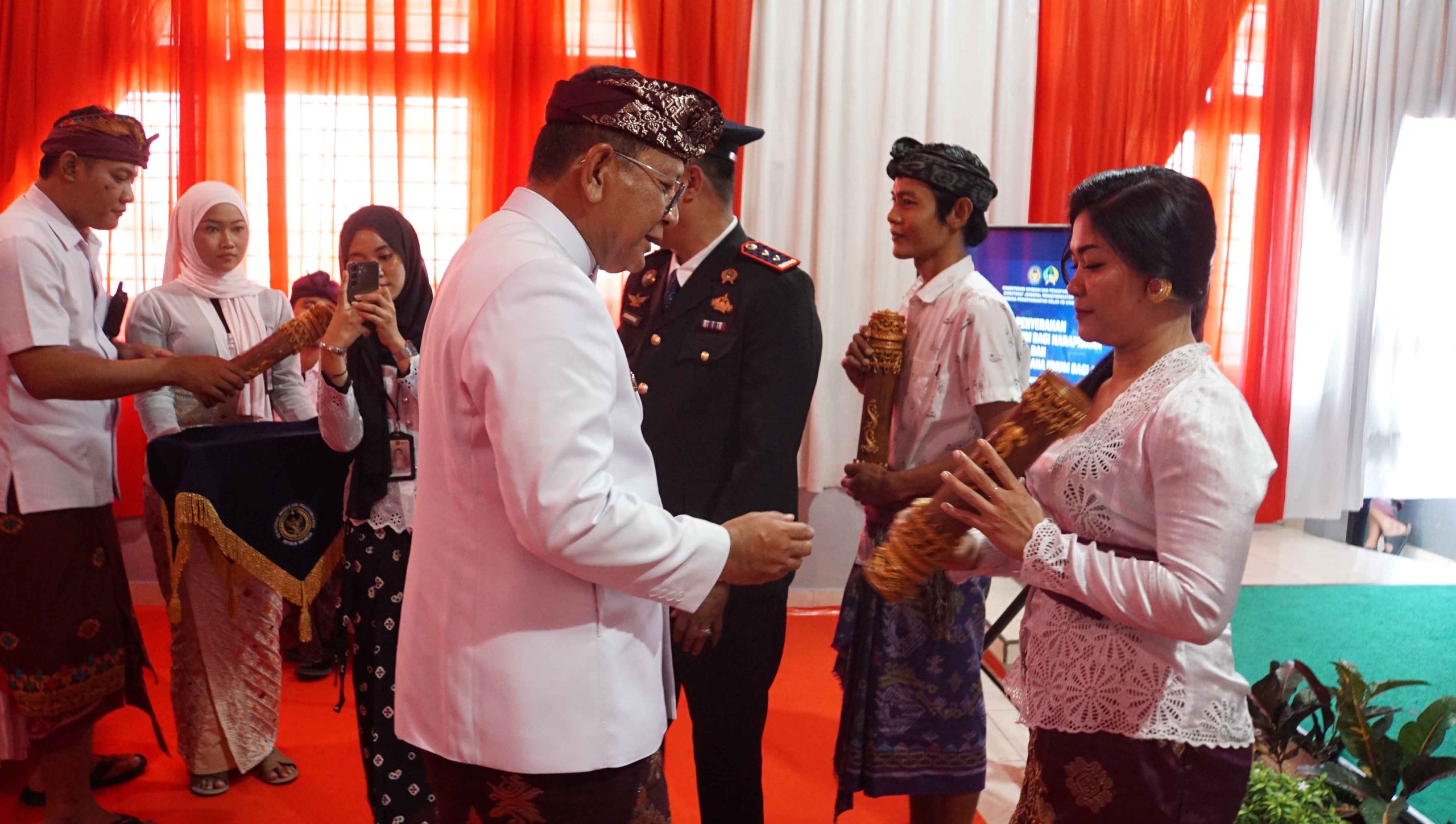 Bupati Sutjidra Serahkan Remisi HUT ke-81 RI, 207 Warga Binaan Terima Pengurangan Masa Pidana