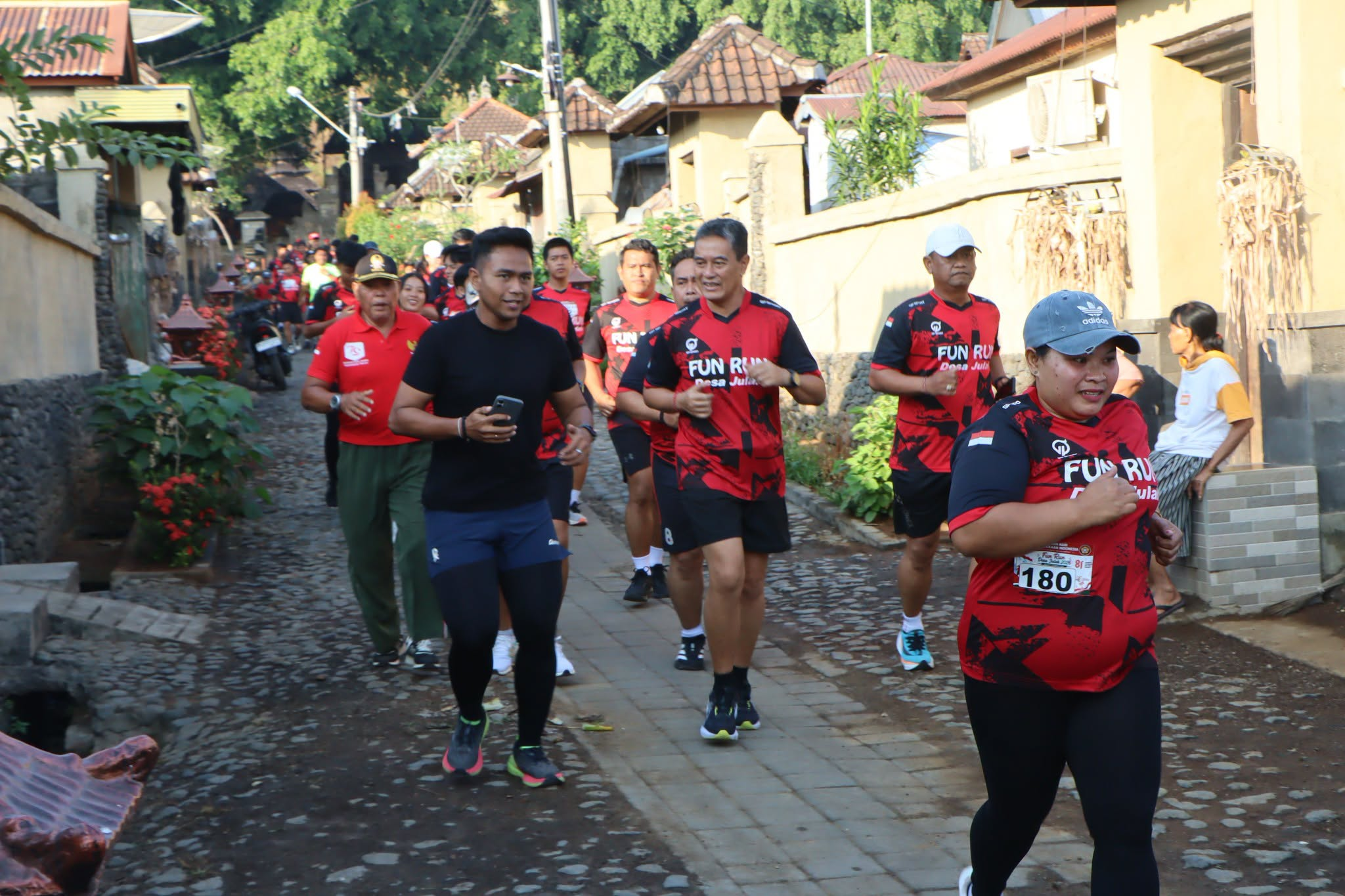 Semarak HUT RI ke-81, Wabup Supriatna Ajak Warga Julah Perkuat Kekompakan Lewat Fun Run