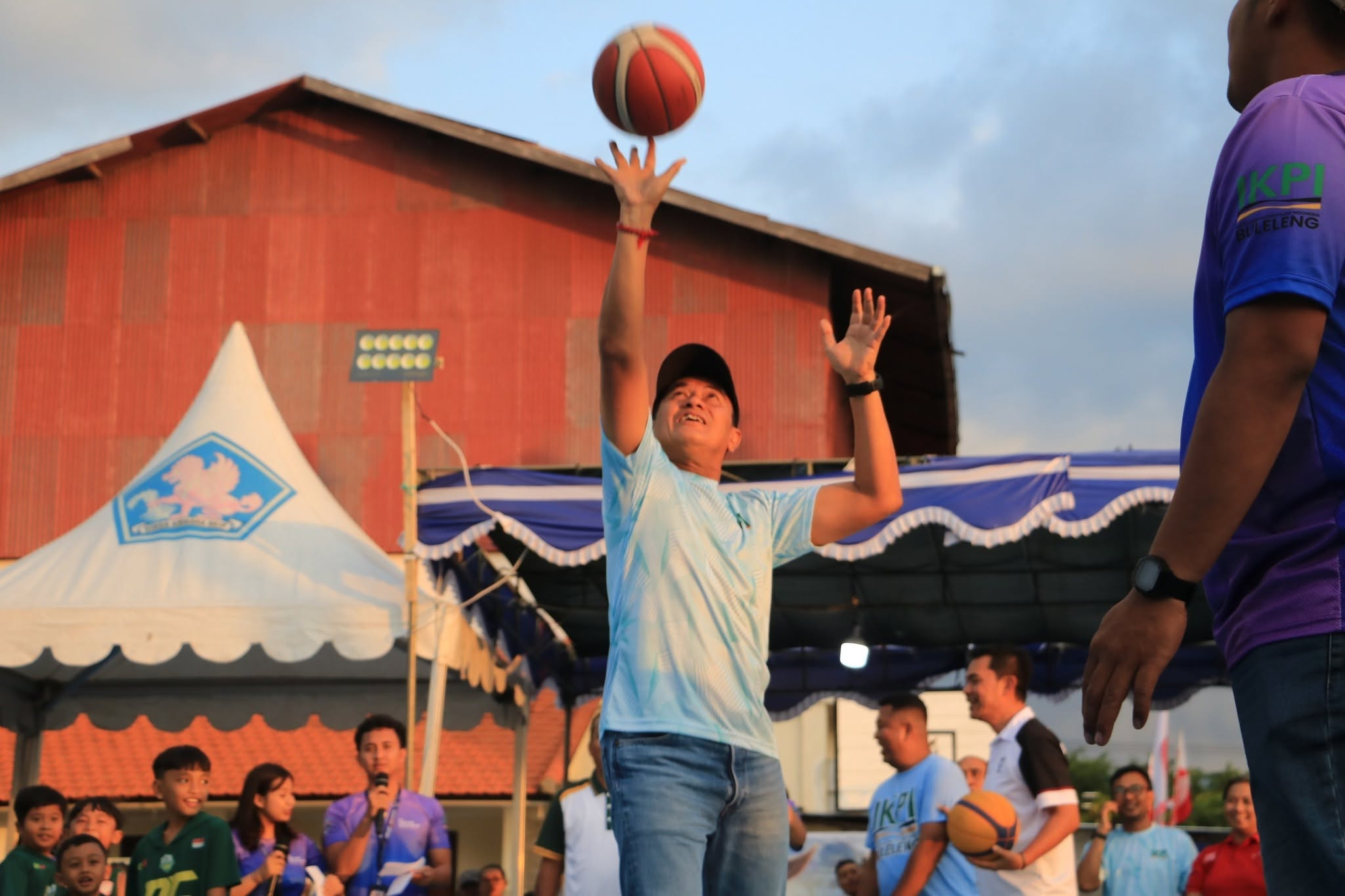 Ketua KONI Buleleng Gede Supriatna Resmi Buka Kejuaraan Basket 3×3, Dorong Lahirnya Bibit Atlet Berprestasi