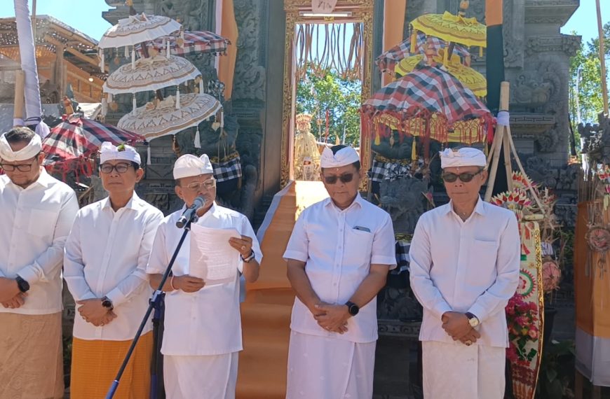 April 2027 Jadi Batas Akhir, Koster Minta Seluruh Papan Nama di Bali Gunakan Aksara Bali