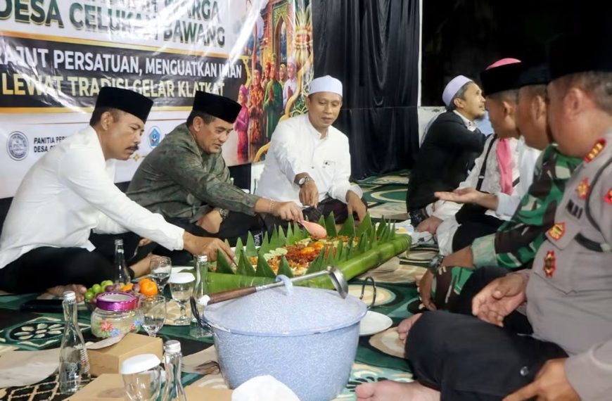 Celukanbawang Hidupkan Kembali Tradisi Gelar Klatkat, Wabup Supriatna Dorong Kerukunan dan Kebersamaan