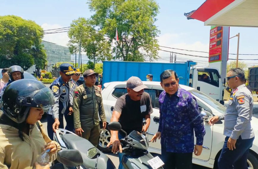 Pastikan Penyaluran Lancar, Bupati Sutjidra Turun Langsung Pantau SPBU Banyuasri dan Sejumlah SPBU di Singaraja